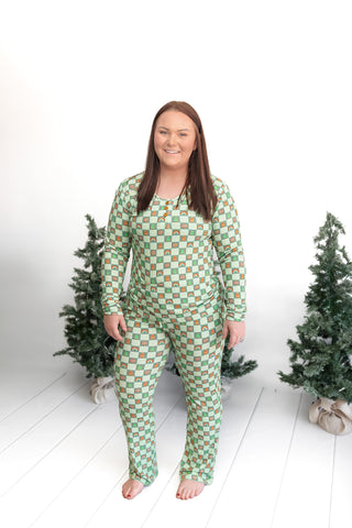 WOMANS PAJAMA SET- Christmas Check